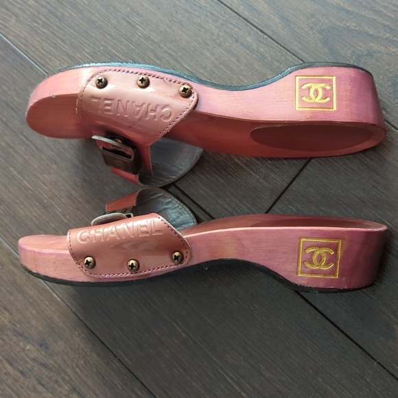 CHANEL Vintage Interlocking CC Logo Clogs - Picture 8 of 16